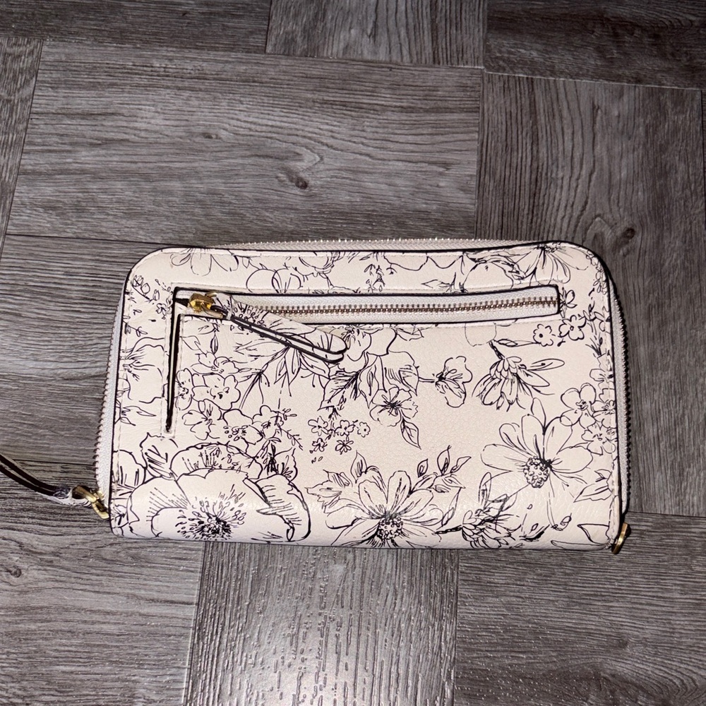 Vera Bradley Black and White Floral Wallet - Picture 4 of 4